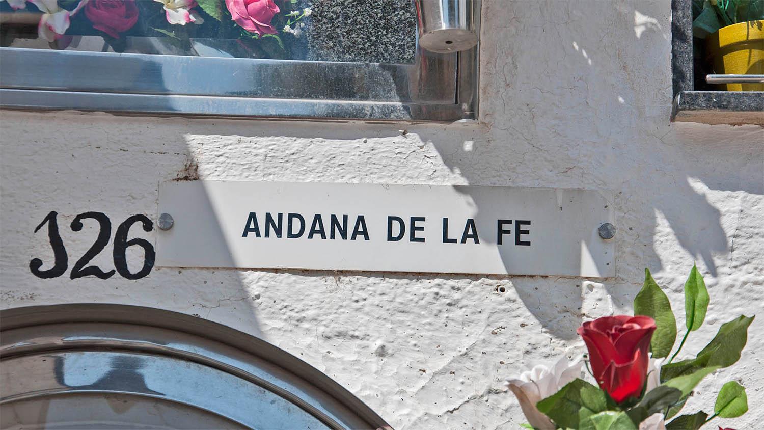 L’organització dels nínxols al cementiri de Santa Maria de Palautordera es fa per andanes.