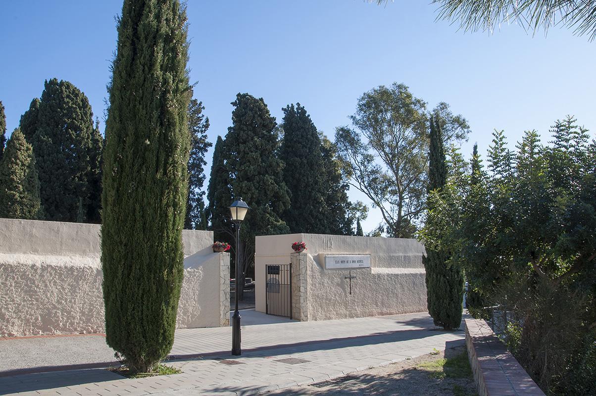 Porta d’entrada principal al cementiri